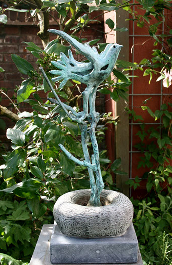 "Vogel op het nest" brons, hardsteen, unicum, verkocht, particuliere collectie